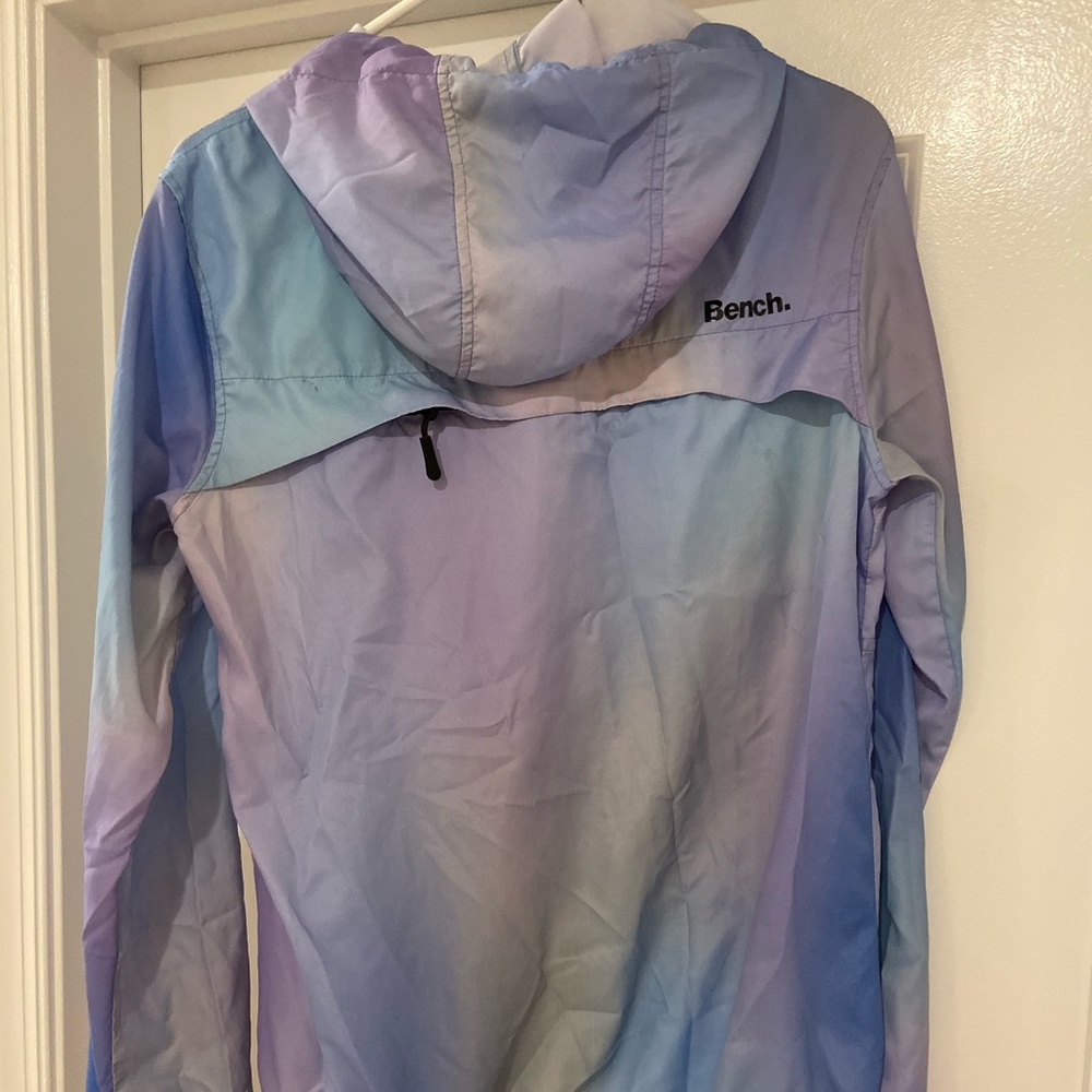 Bench windbreaker